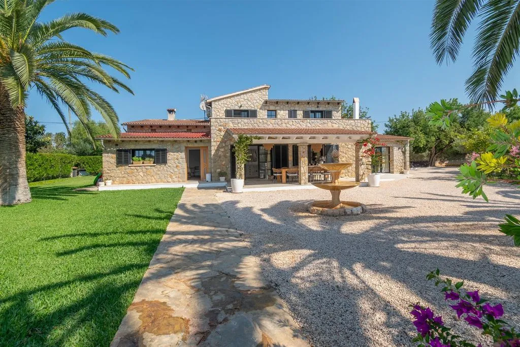 Välivaade - Luxury Farmhouse with Mountain Views in Binissalem