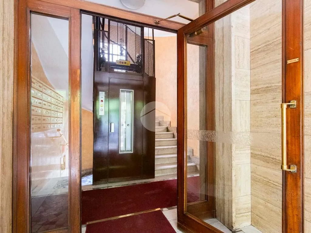 Esik - Rearranged Triplex with Balcony in Milan