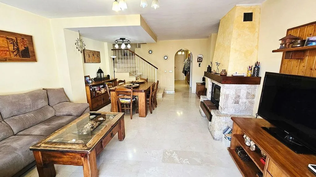 Séjour - Semi-detached House with Pool in Benalmádena