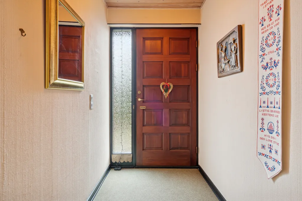 Esik - Well-Maintained Villa with Carport in Viborg