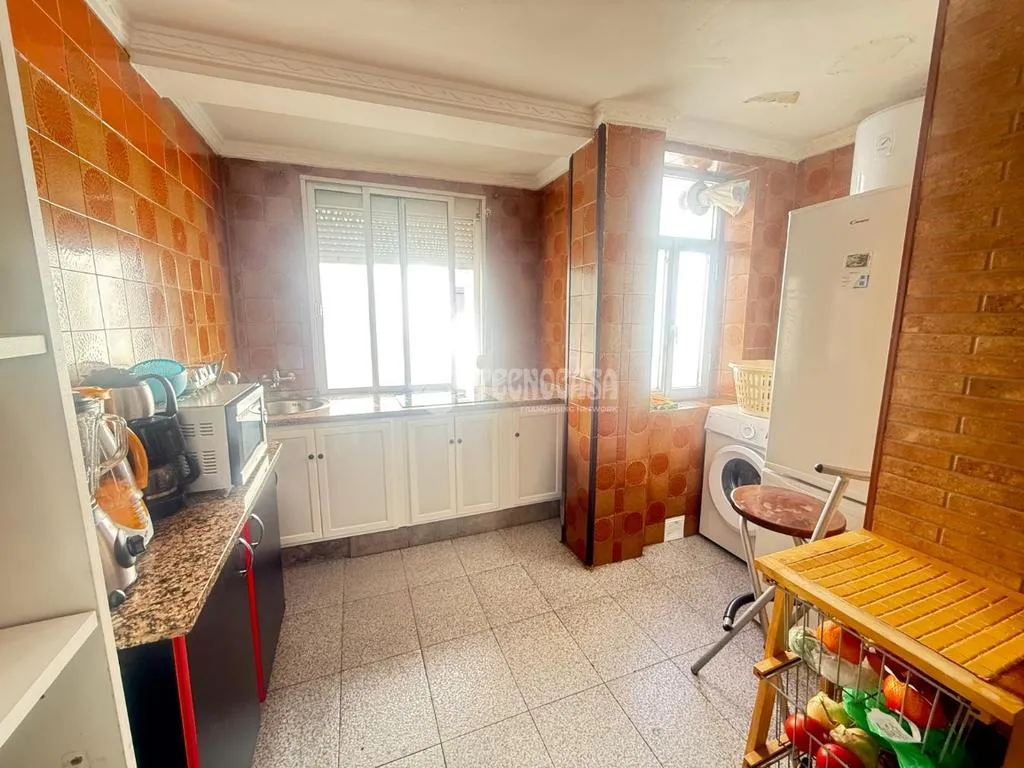 Cuisine - 1970s Flat with Air Conditioning in Huelva