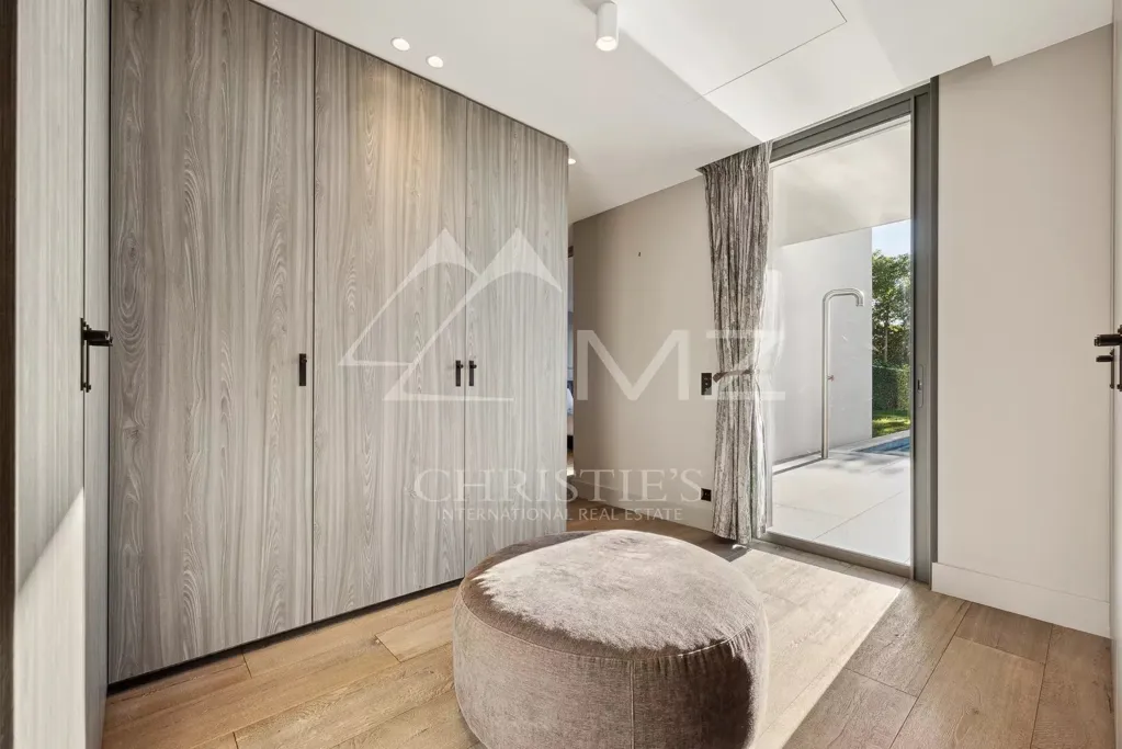 Pièces - Villa Contemporaine avec Vue Mer près de Cannes
