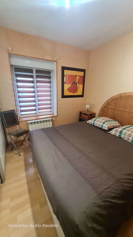 Chambres - Appartement T3 avec Terrasse et Parking au Centre de Mauves