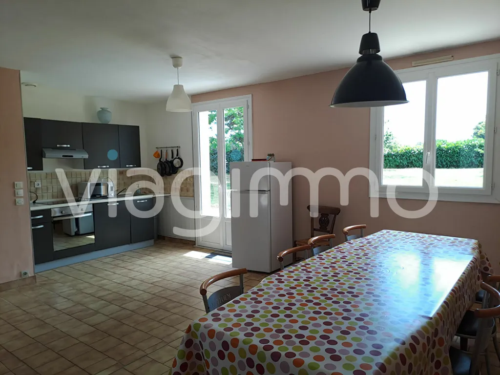 Söögituba - Four-Bedroom House with Garden in Mesquer