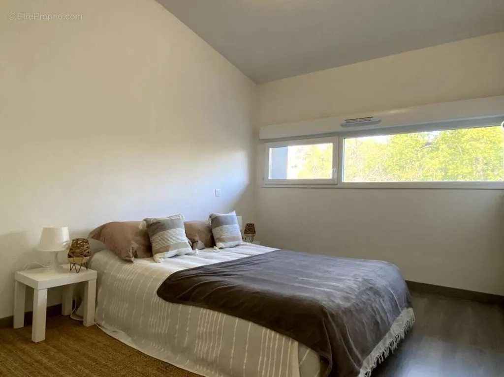 Bedrooms - 3-Bed Flat with Terrace in Colomiers