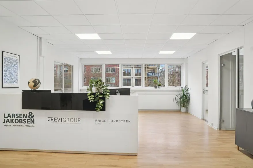 Bureau - Central Office Space with Vesterbro View in Aarhus