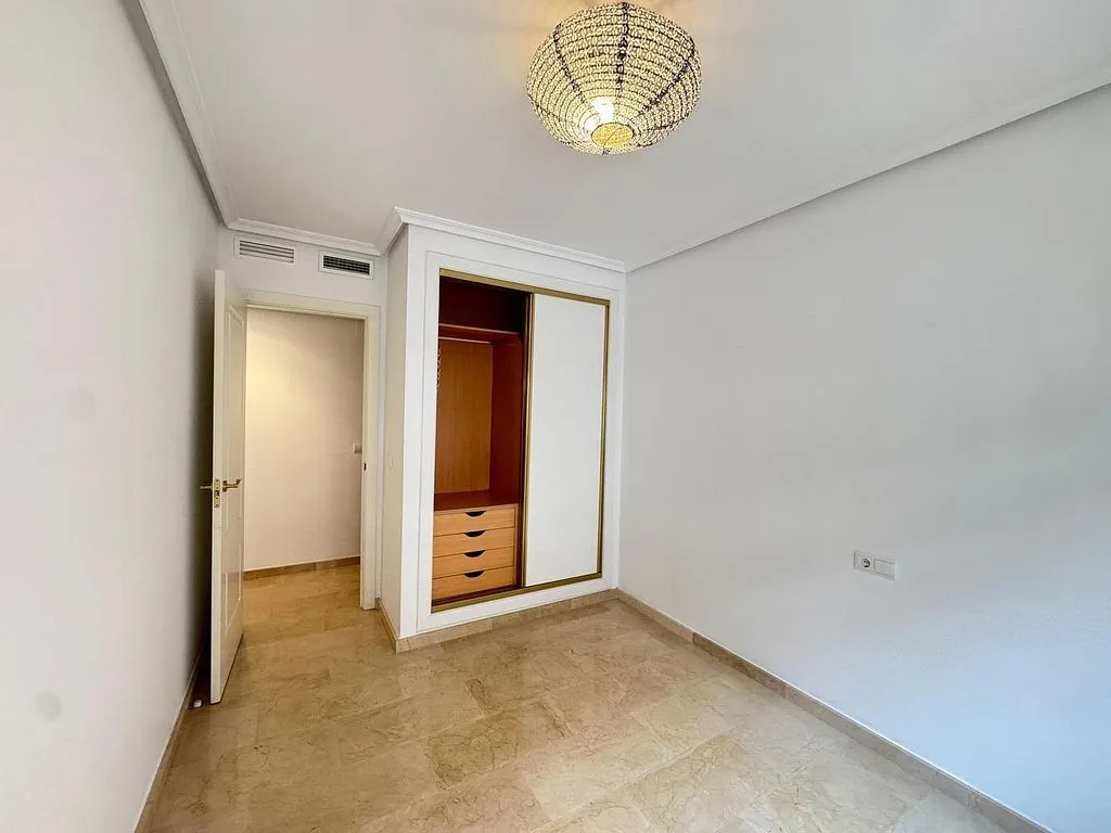 Esik - Penthouse with Air Conditioning in Alicante