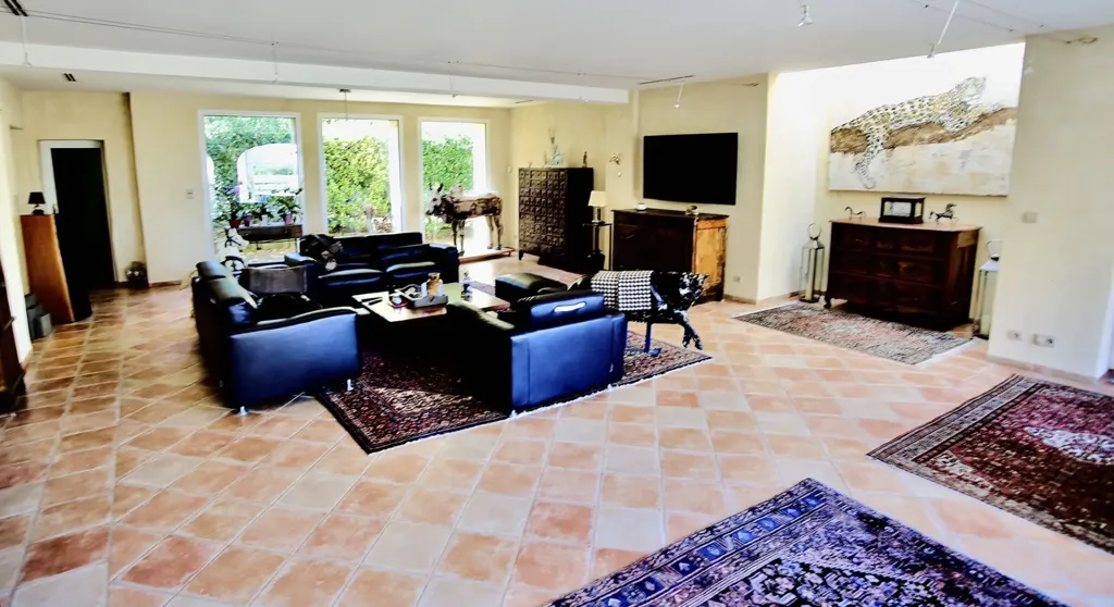 Elutuba - Luxury House with Pool in Nîmes, Occitanie
