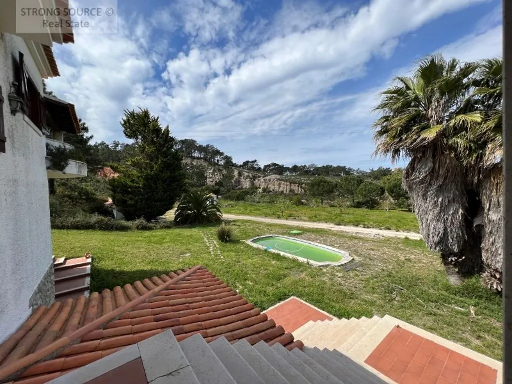 Piscine - Luxury Detached Villa with Pool in Casal das Figueiras
