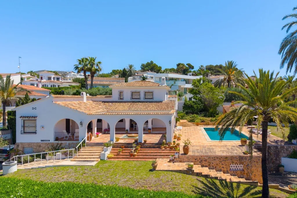 Extérieur - Mediterranean Villa with Pool in Pla del Mar