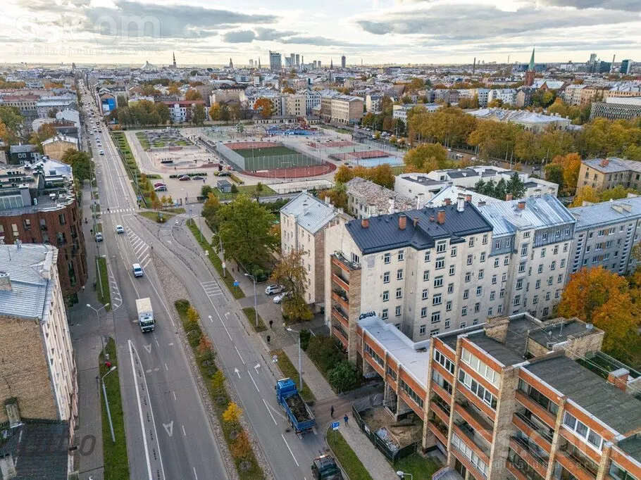 Õhuvaade - 1-Bedroom Flat with Green Courtyard in Grīziņkalns