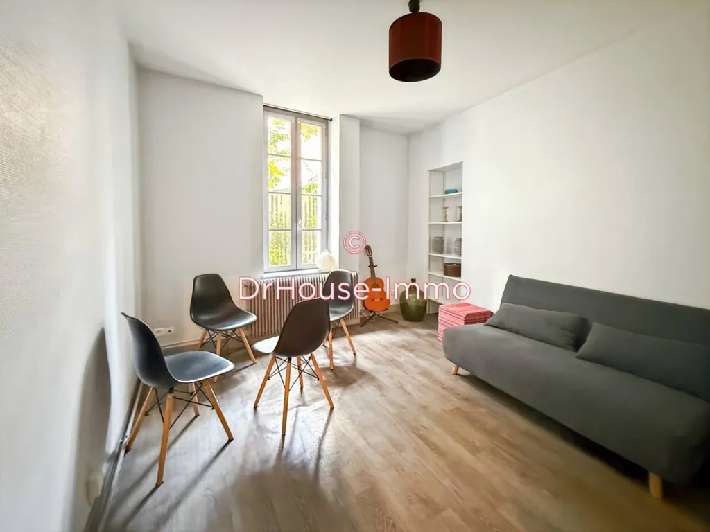 Séjour - Appartement Calme avec Cour Privée à Dijon