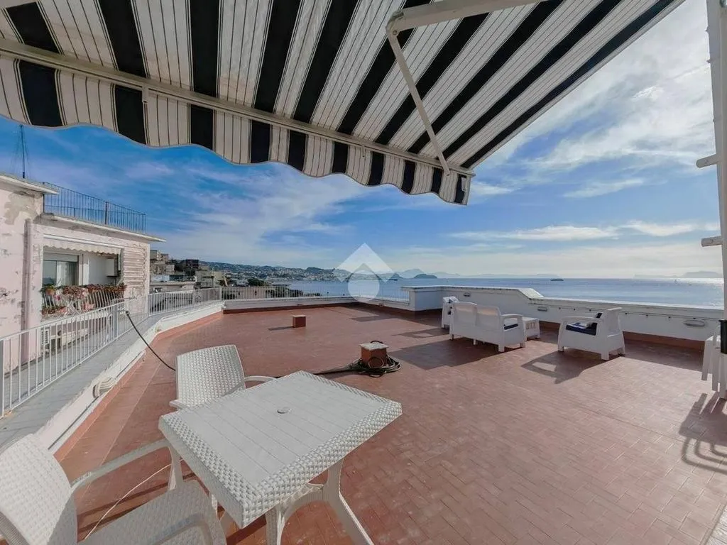 Terrass - Luxury Apartment with Panoramic View in Lucrino