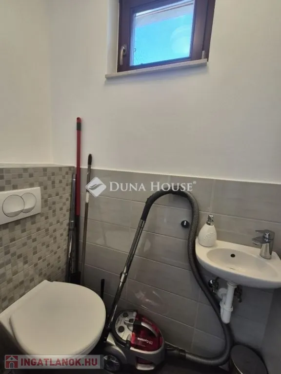 Salles de bain - Modern Flat with Balcony in Tettye, Pécs