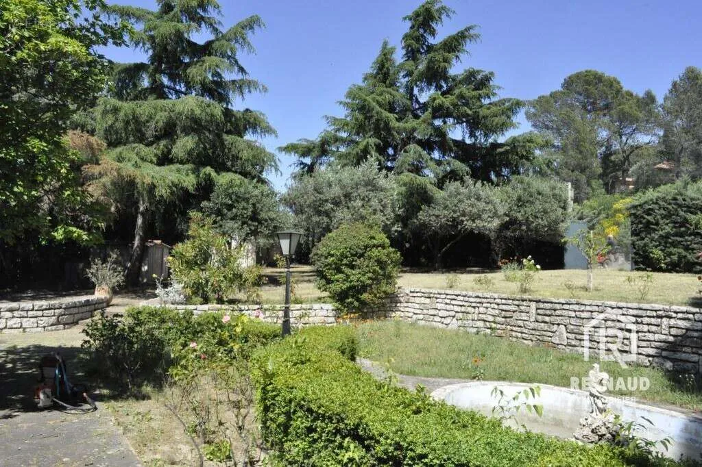 Aed - Family House with Large Plot in Clermont-L'Hérault