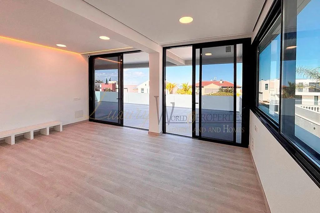 Elutuba - Modern Villa with Private Pool in El Madroñal