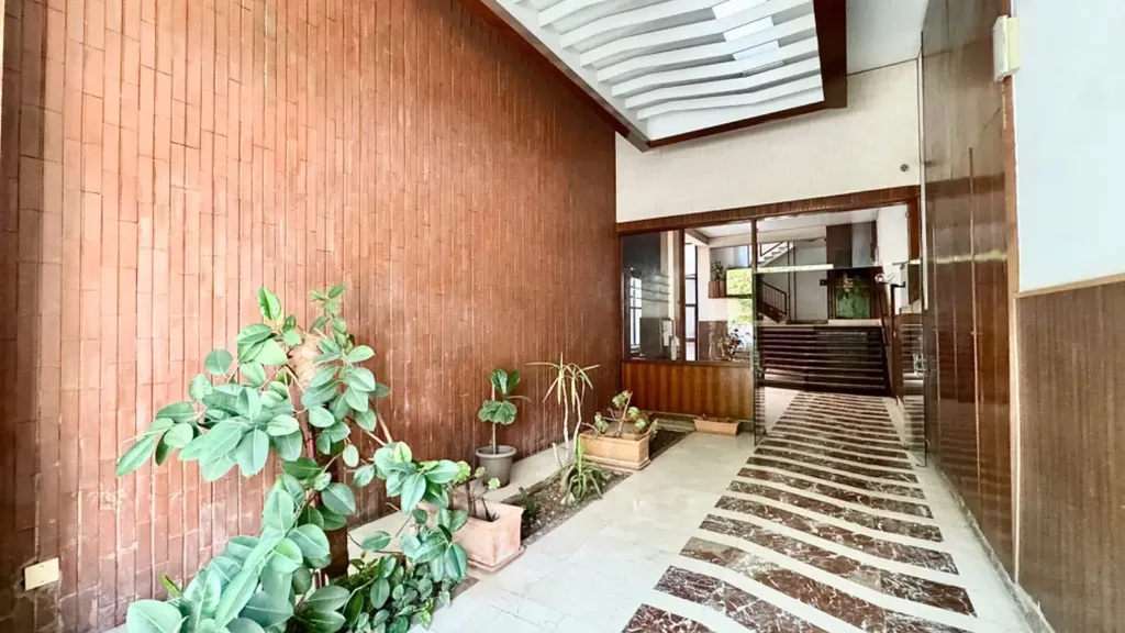 Esik - Apartment with Balcony in Central Palermo