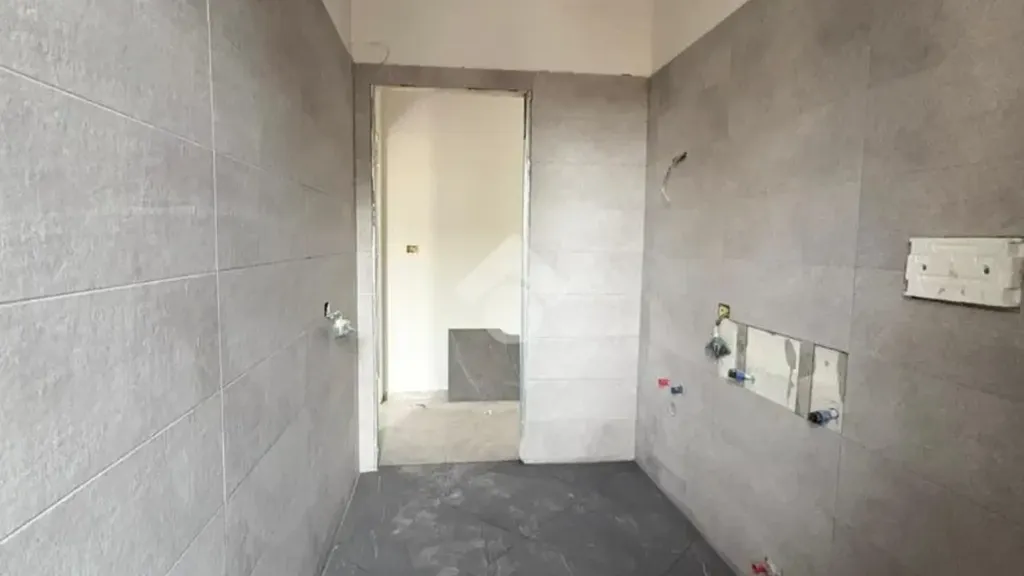 Salles de bain - Modernised Apartment with Balcony in Afragola