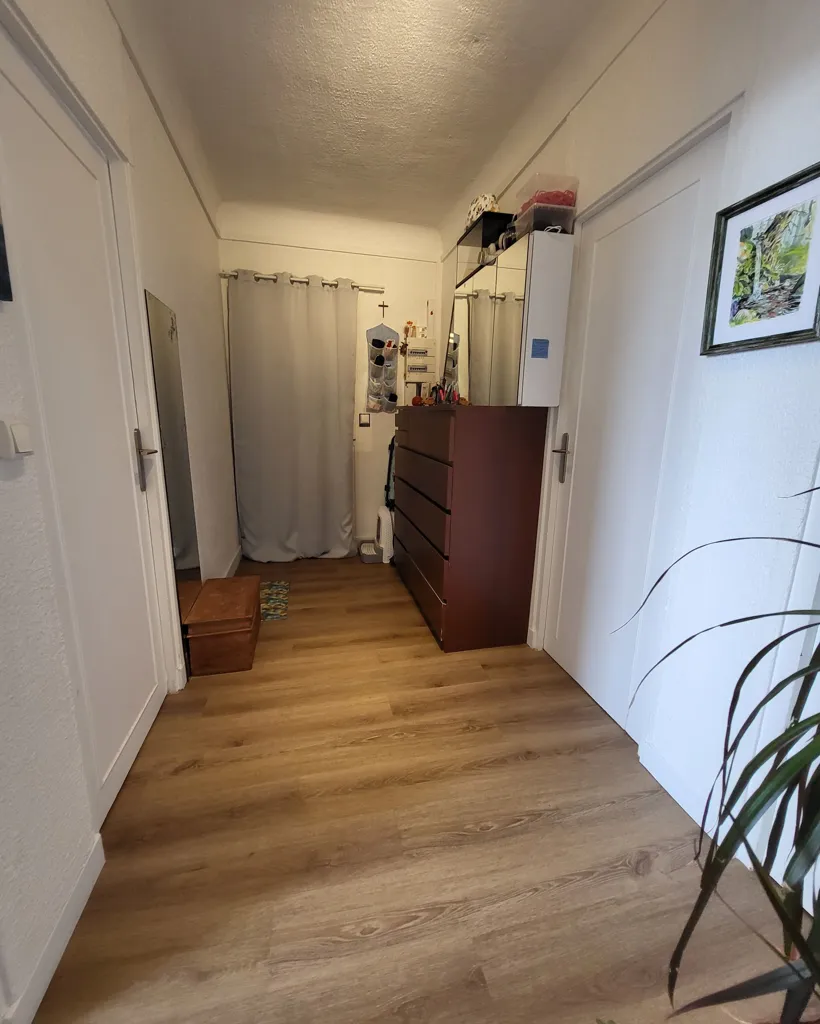 Hallway - 3-Piece Flat with View in Rueil-Malmaison