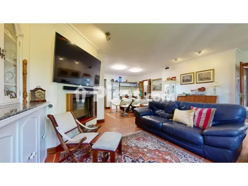 Living Room - Independent Villa with Private Pool in Gueñes