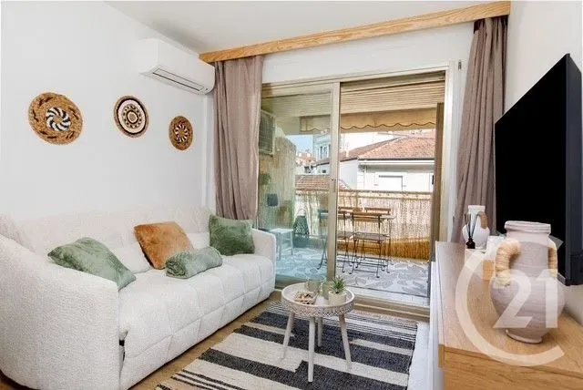 Elutuba - Studio with South-Facing Terrace in Cannes