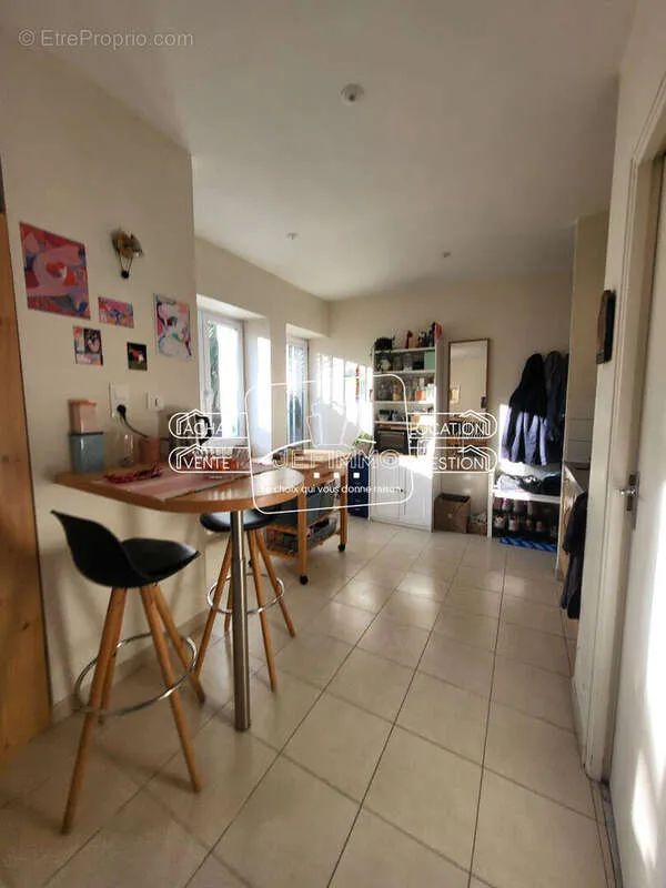 Salle à manger - Immeuble de 6 Appartements dans le Parc de Procé