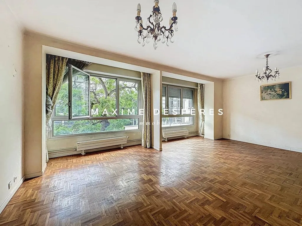 Séjour - Appartement Luxueux avec Vue sur la Ville à Paris
