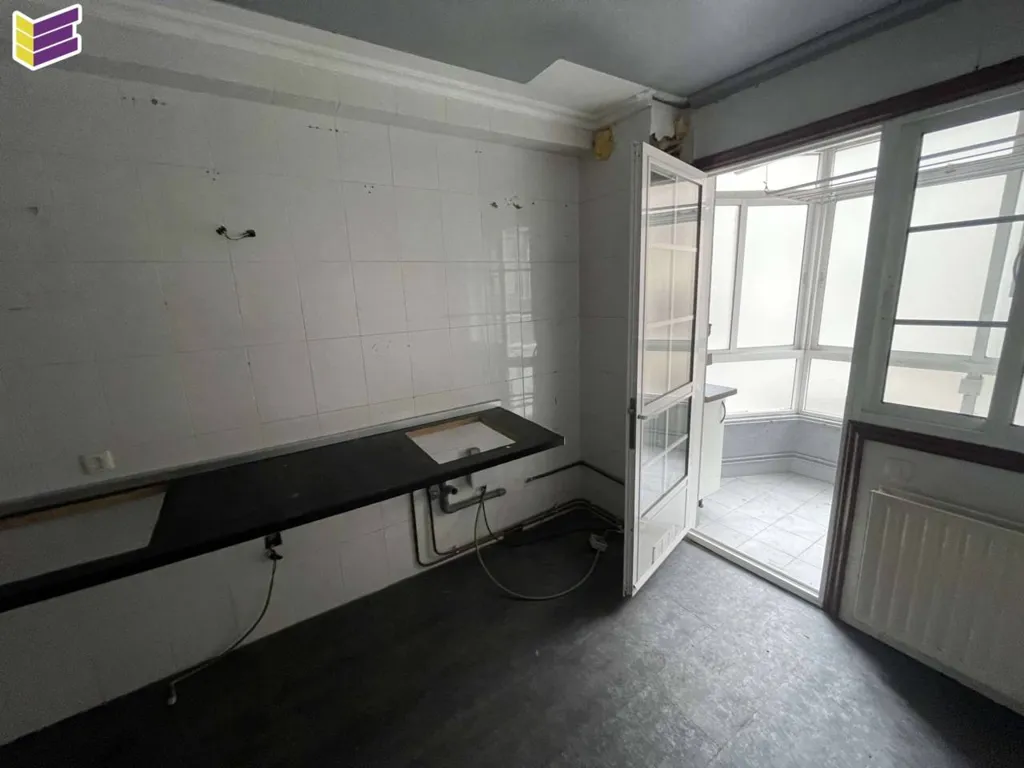 Pièces - Apartment with Large Windows in Vigo