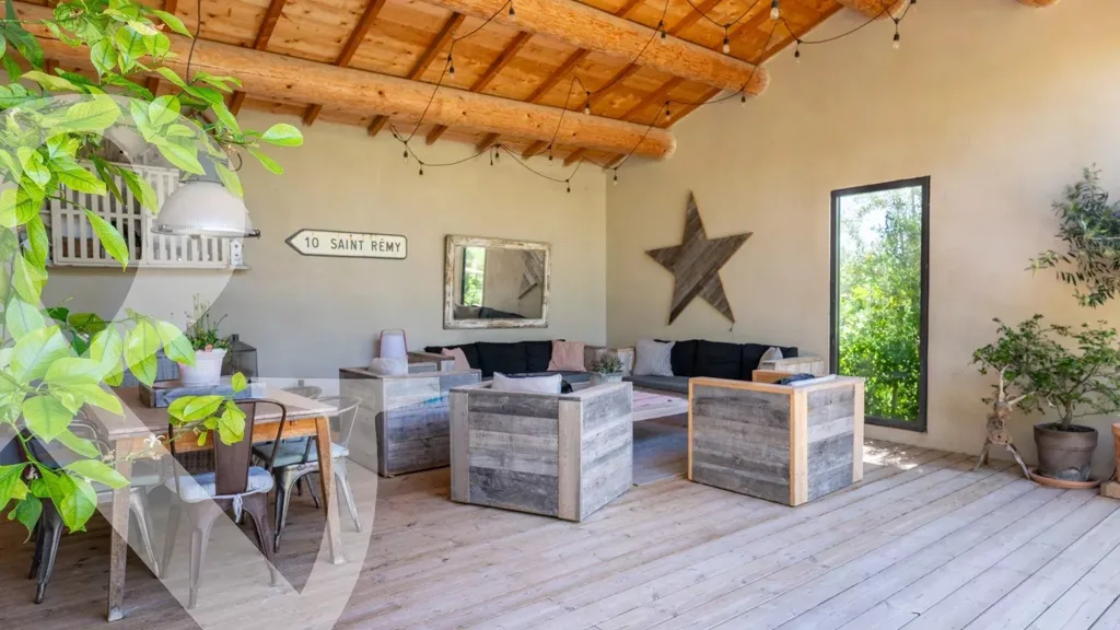 Terrasse - Maison Provençale avec Piscine près de Maussane