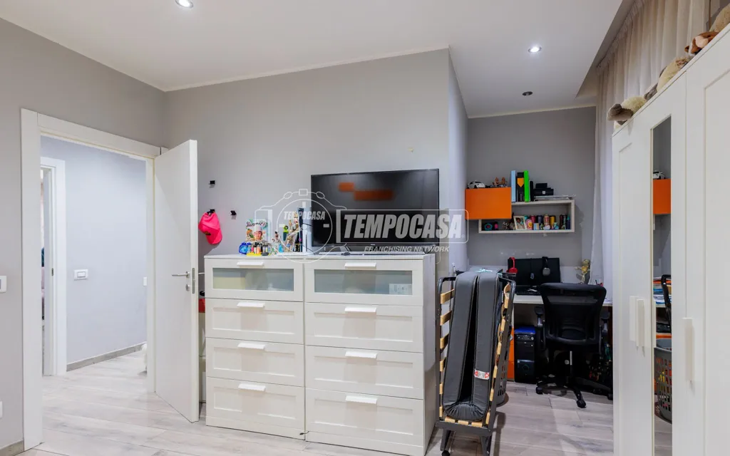 Magamistoad - Renovated Triplex with Cellar in Parma