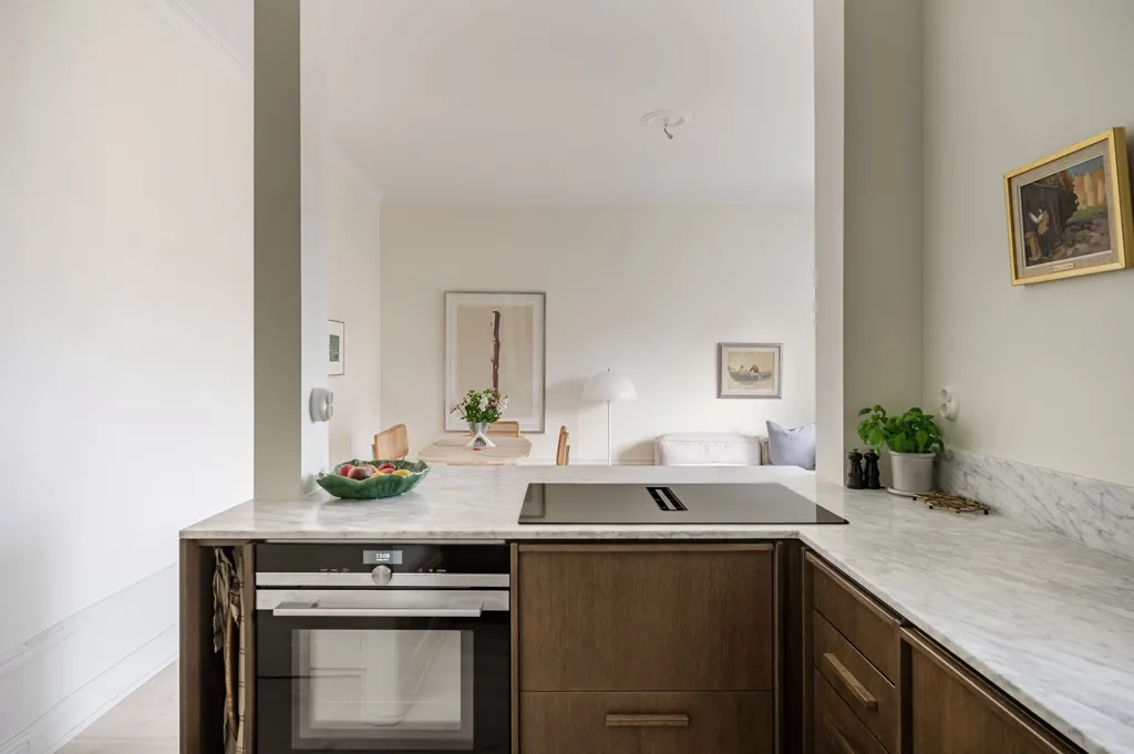 Cuisine - Renovated 1900s Flat with View in Birkastan