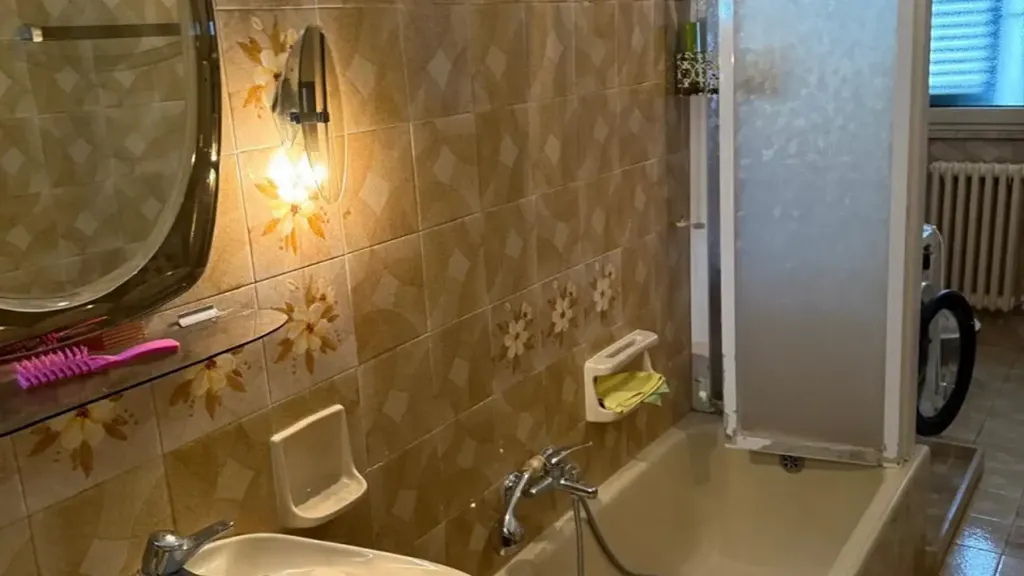 Bathrooms - Apartment with Triple Exposure in Ceglie Messapica