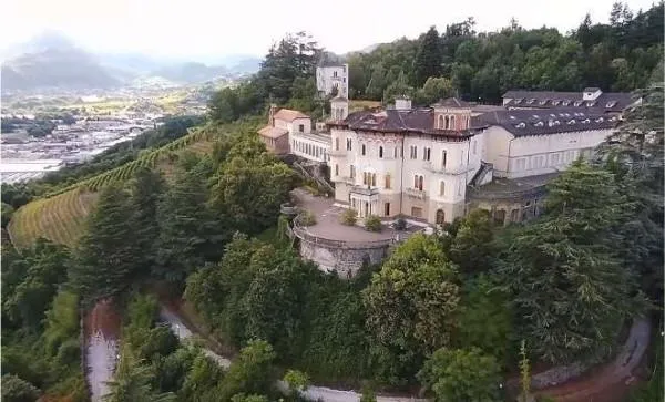 Õhuvaade - Historic Villa with Park in Trento