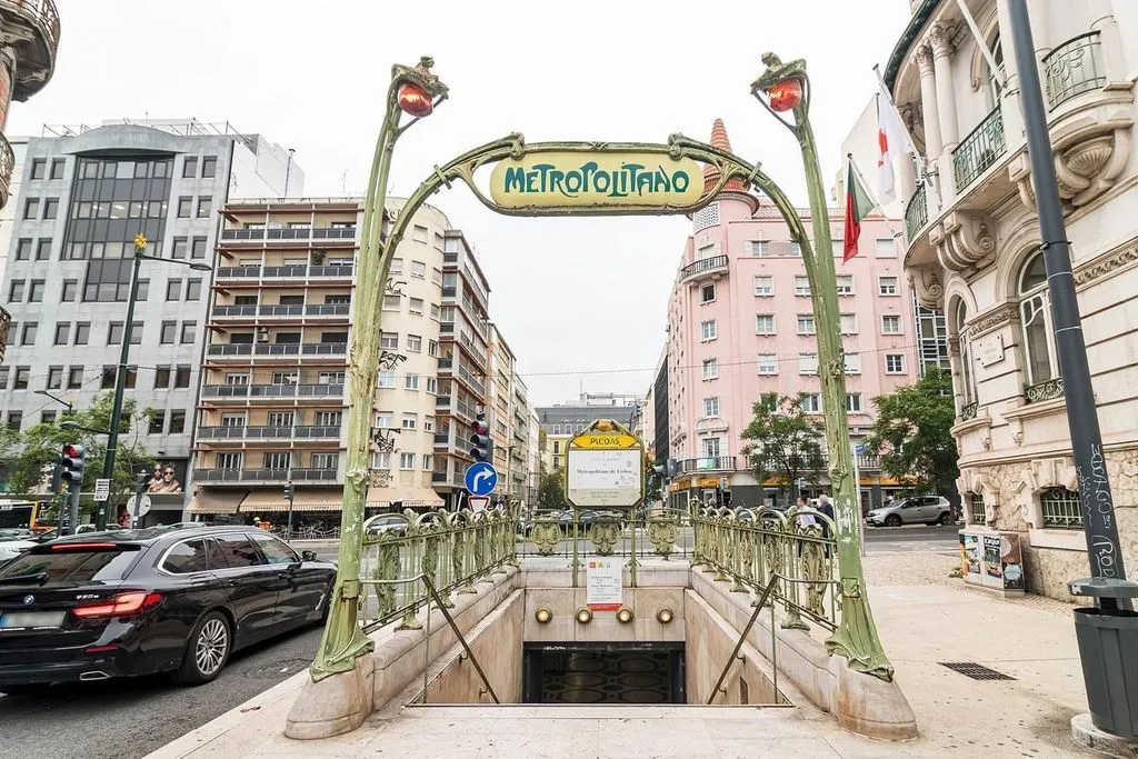 Luxury Flat with Elevator in Picoas, Lisbon