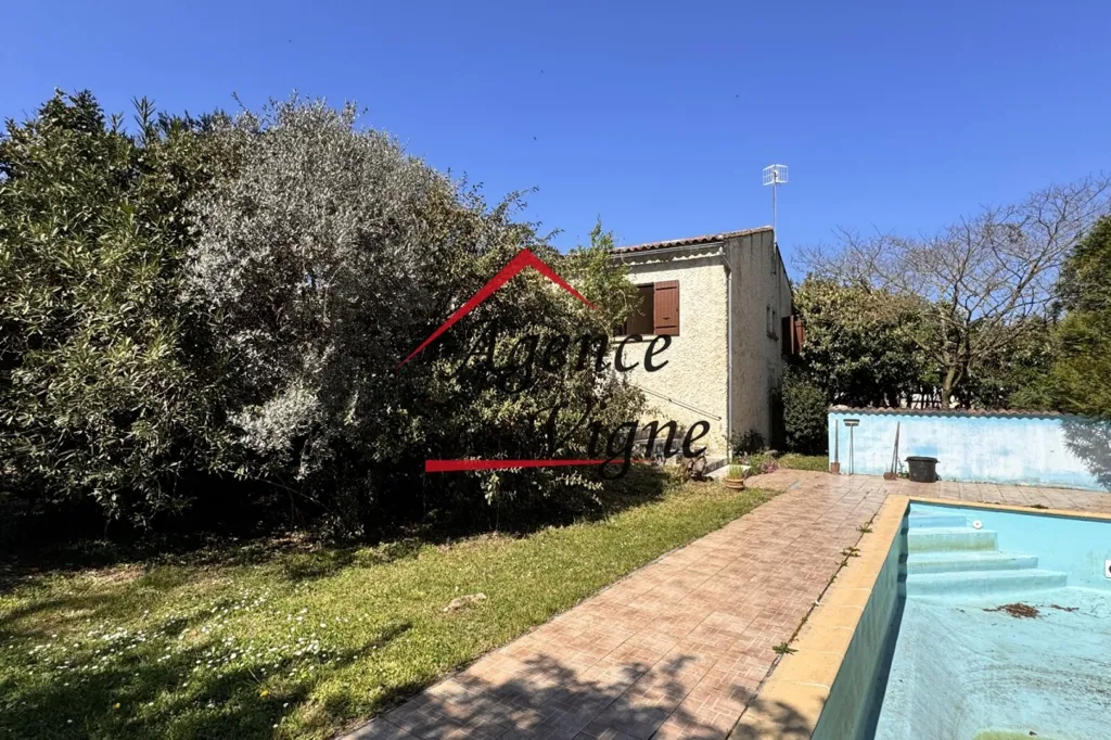 Piscine - Villa Indépendante avec Piscine près du Centre-Ville
