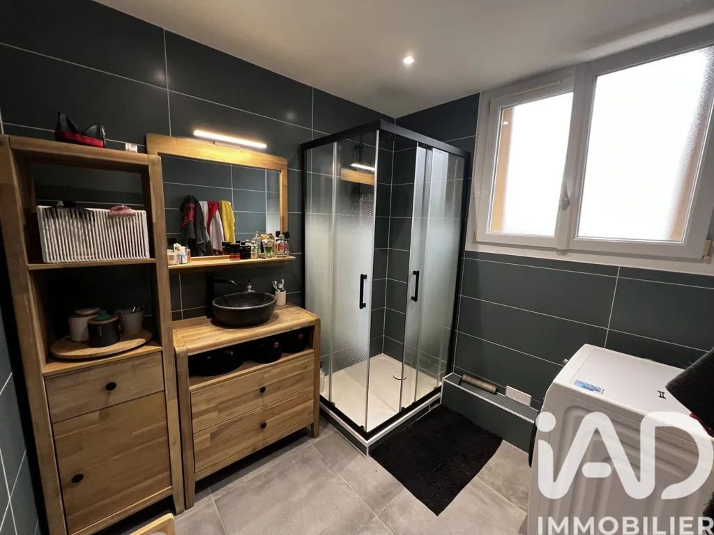 Salles de bain - Appartement avec Balcon à Montmorency