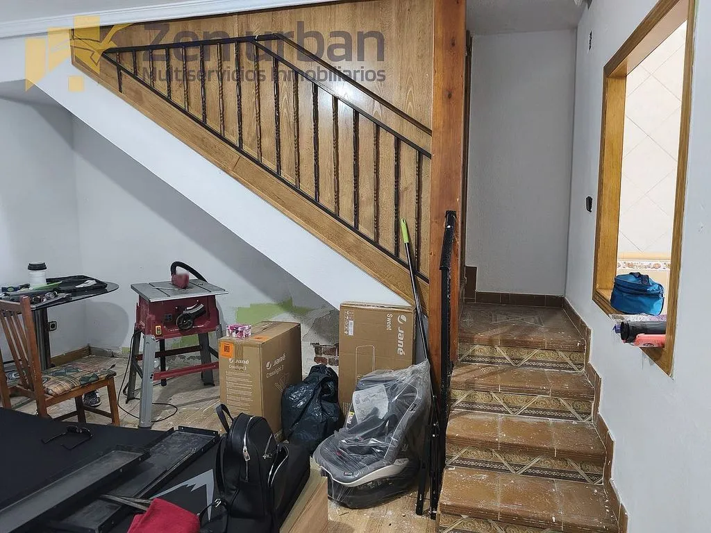 Toad - Semi-Detached House with Terrace in Escalona