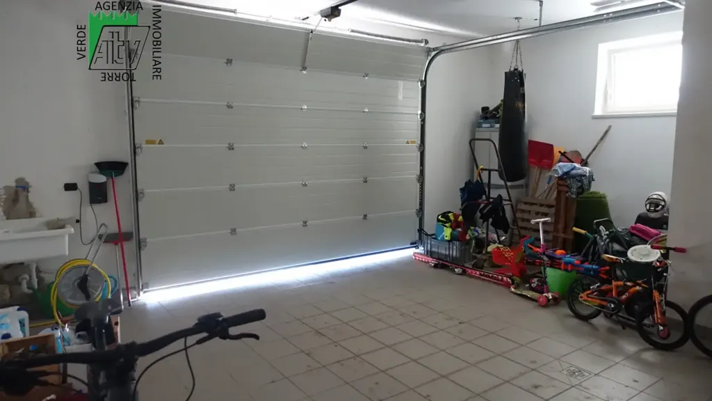 Garage - Villa with Mountain View in Sporminore