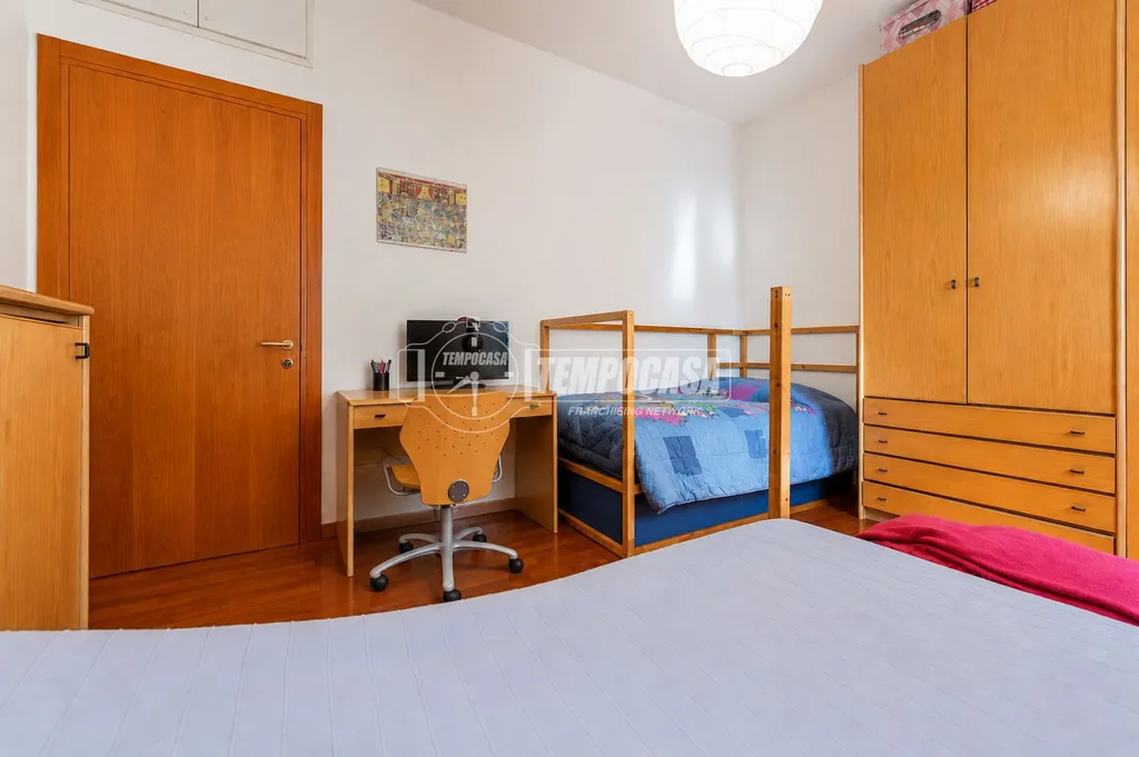 Magamistoad - Bright Triplex Apartment with Metro Access in Milan