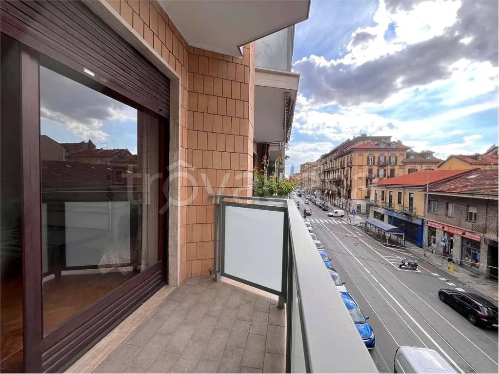 Balcon - Bright Apartment with Balconies in Turin