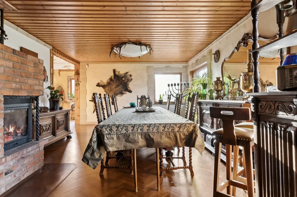 Salle à manger - Commercial Property with Workshop in Värsjö