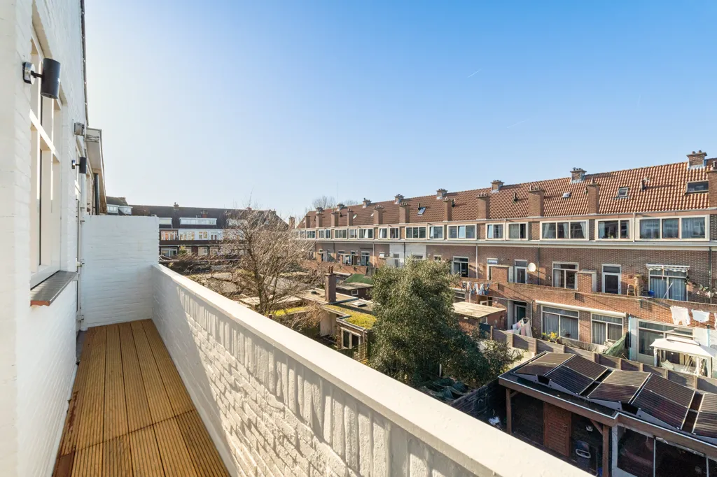 Appartement 6 pièces à Den Haag
