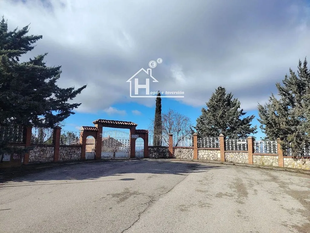 Exterior - Chalet with Large Plot in Trijueque