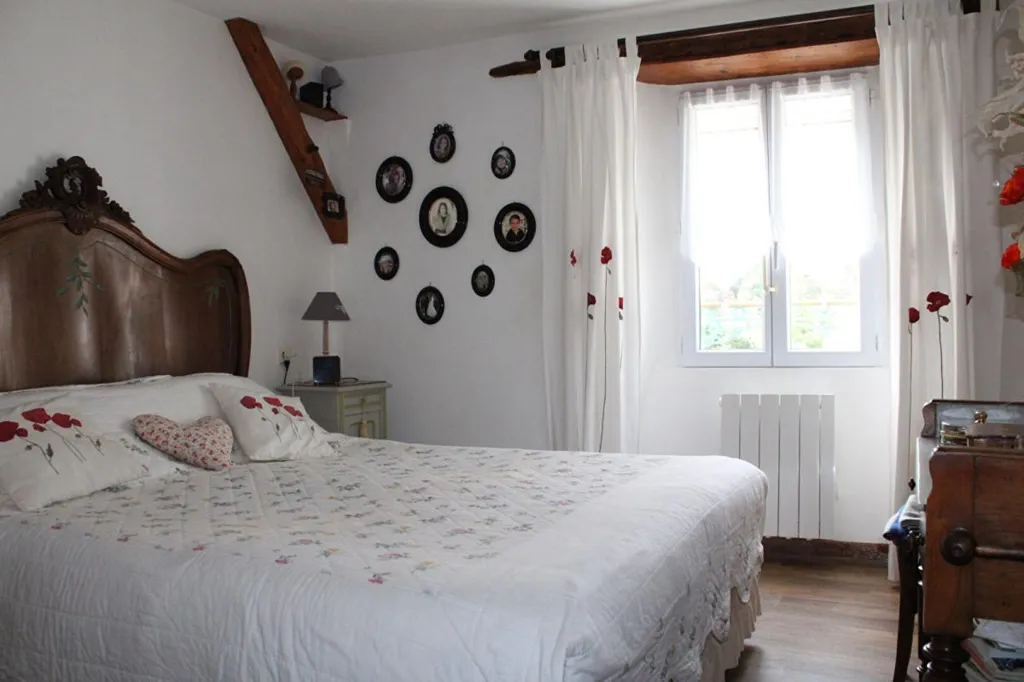 Chambres - Maison avec Terrasse et Garage à Saint-Bonnet-Laval