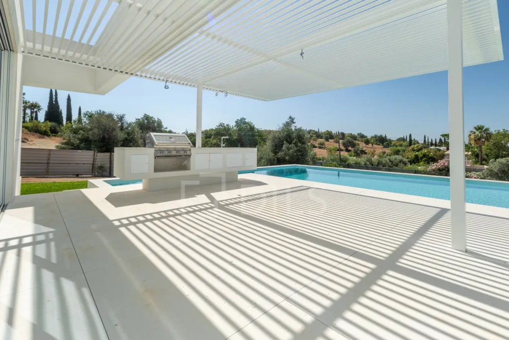 Pool - Contemporary T5 with Pool in Loulé