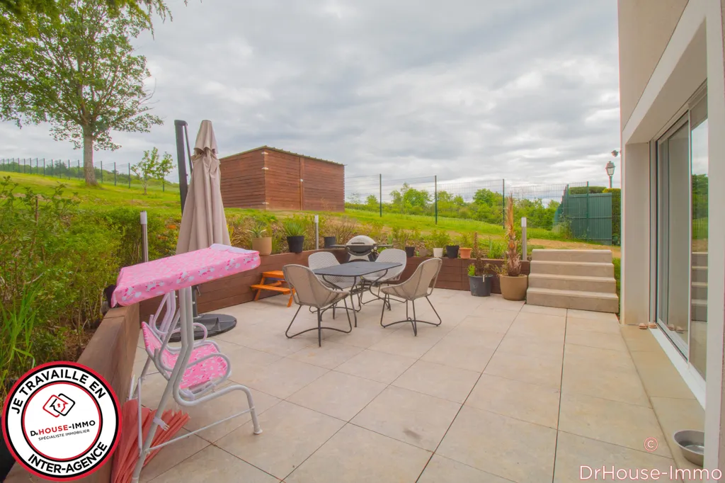 Terrasse - Maison Contemporaine avec Vue sur les Champs à Beynes