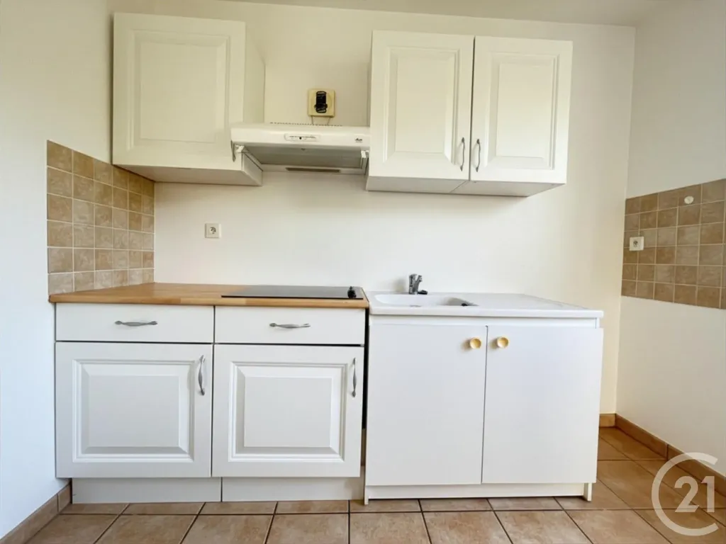 Köök - 2-Bedroom Flat with Private Parking in Chartres