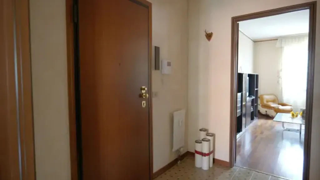 Entrée - Trilocale with Balcony in Biella