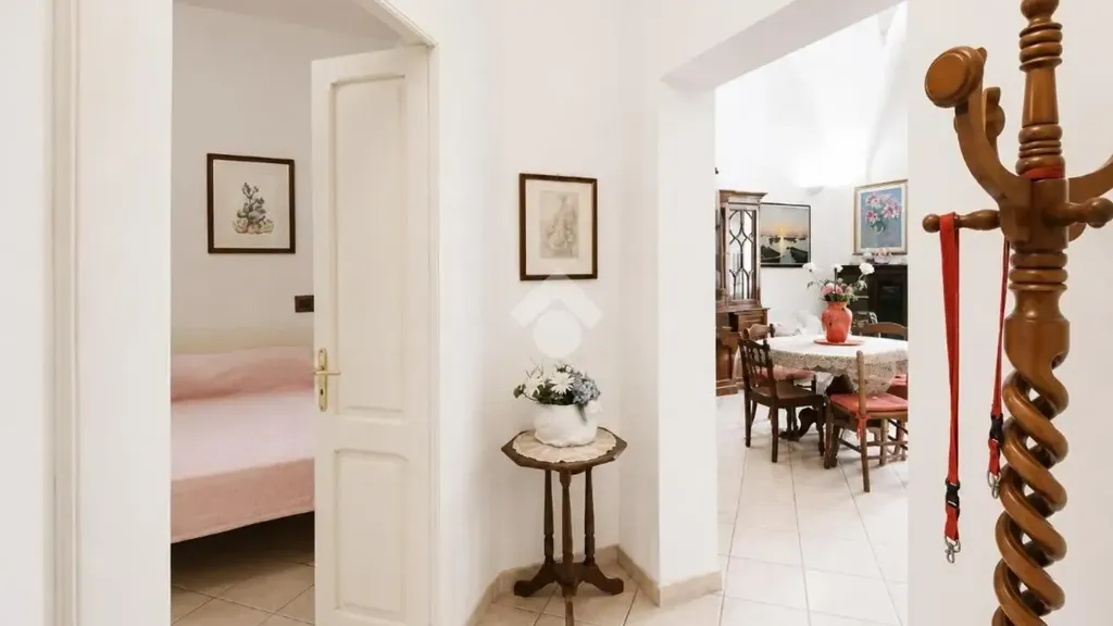 Esik - Ground Floor Apartment with Garden in Lecce