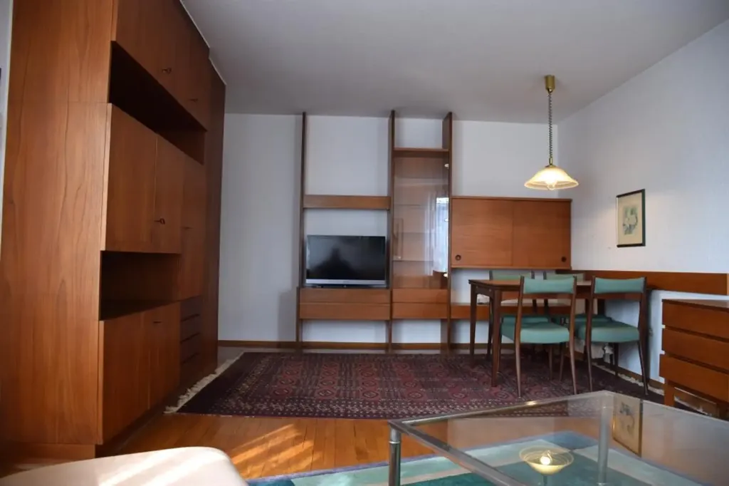 Elutuba - Terraced House with Garage in Central Location